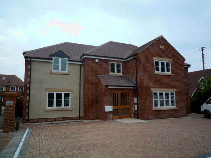 2 Bedroom Apartment To Rent In Cumnor Hill, Oxford, OX2