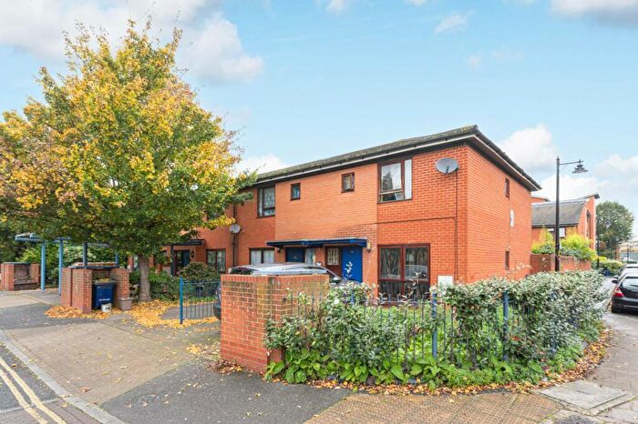 2 Bedroom End Of Terrace House For Sale In Pentridge Street, London, SE15