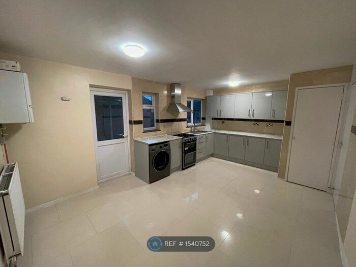 2 Bedroom End Of Terrace House To Rent In Iron Drive, Hertford, SG13