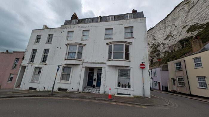 1 Bedroom Flat To Rent In East Cliff, Dover, Kent, CT16