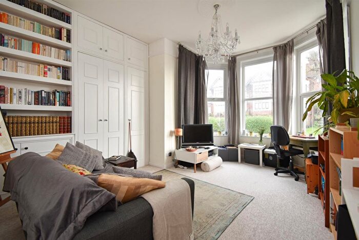 1 Bedroom Flat For Sale In Chapel Park Road, St Leonards-On-Sea, TN37