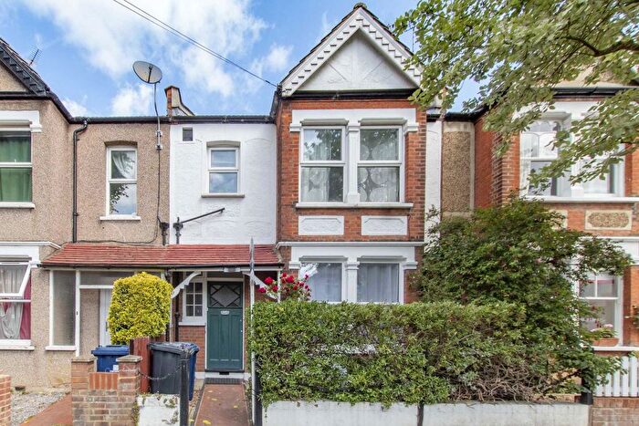 1 Bedroom Flat To Rent In Cowper Road, London, W7