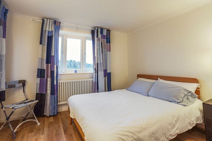 4 Bedroom Detached House For Sale In Midhurst Road, Haslemere, GU27