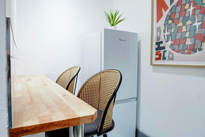 12 Bedroom House To Rent In Great Crosshall Street, Liverpool, L3