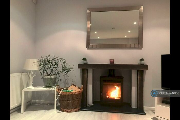 3 Bedroom Detached House To Rent In Wyndham Crescent, Woodley, RG5