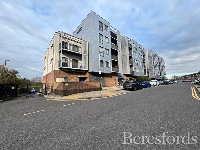 1 Bedroom Apartment For Sale In Lower Mardyke Avenue, Rainham, RM13