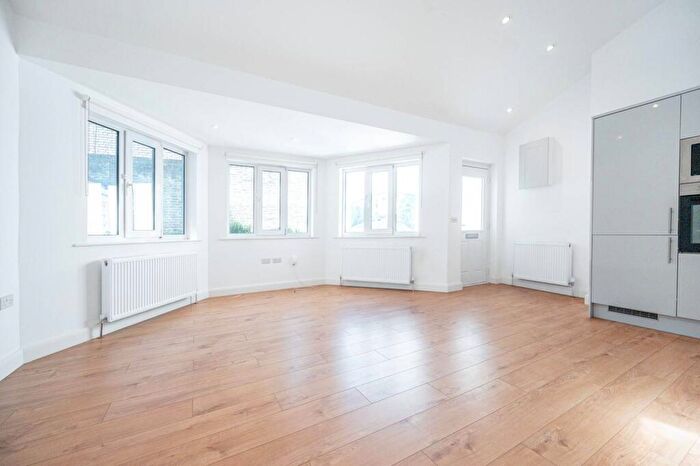 1 Bedroom Flat To Rent In Highgate Close, Highgate, London, N6