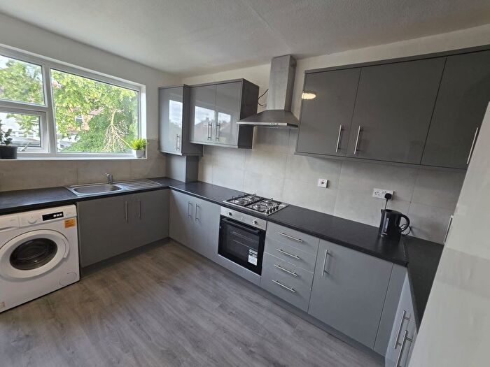 4 Bedroom Flat To Rent In Harrow, HA1