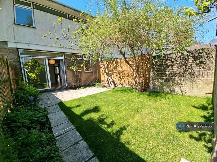 3 Bedroom Terraced House To Rent In Kennoldes, London, SE21
