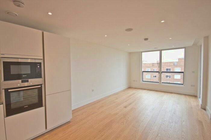 2 Bedroom Flat To Rent In Upper Richmond Road, Putney, SW15