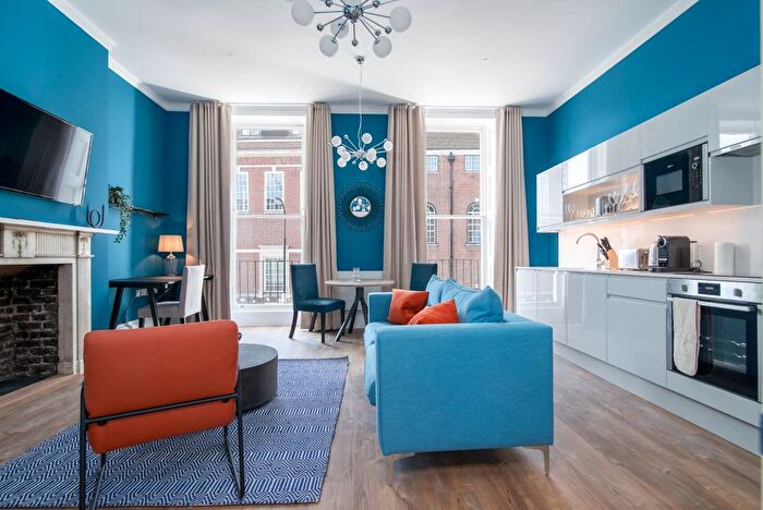 1 Bedroom Flat To Rent In Doughty Street, Bloomsbury, WC1N