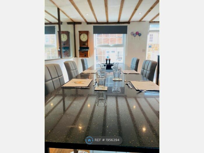 3 Bedroom Terraced House To Rent In Church Street, Thame, HP18