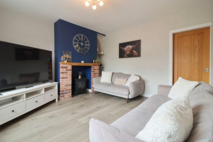 3 Bedroom Semi-Detached House For Sale In Silvermoor Drive, Ravenfield, Rotherham, S65