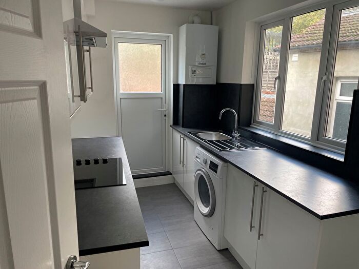 Studio To Rent In Queens Crescent, Kentish Town London, NW5