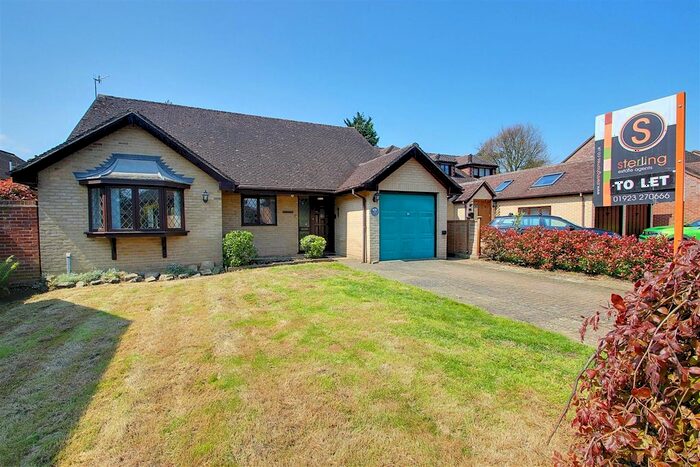 3 Bedroom Detached House To Rent In Five Acres, Kings Langley, WD4