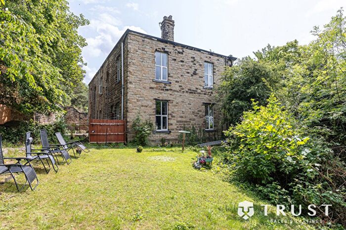 5 Bedroom Semi-detached House For Sale In Old Bank Road, Dewsbury, WF12