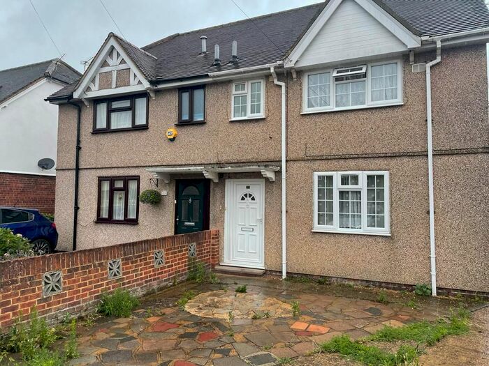 3 Bedroom Semi-Detached House To Rent In Wescott Way, Uxbridge, UB8