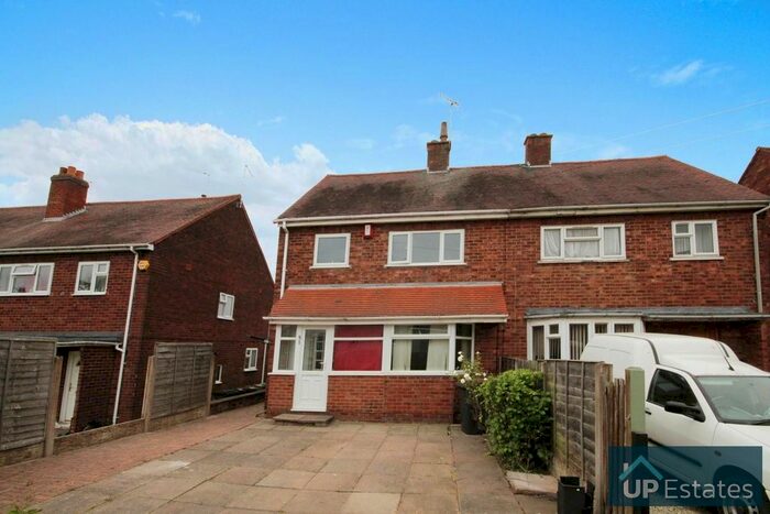 3 Bedroom Semi-Detached House To Rent In Barpool Road, Nuneaton, CV10