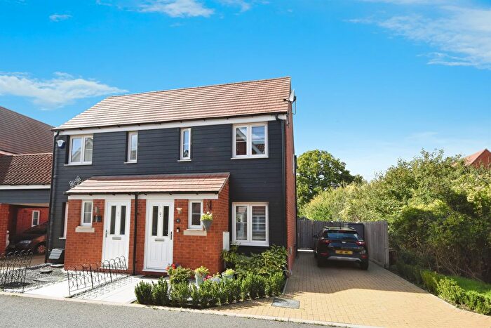 2 Bedroom Semi-Detached House For Sale In Elder Close, Chelmsford, CM1