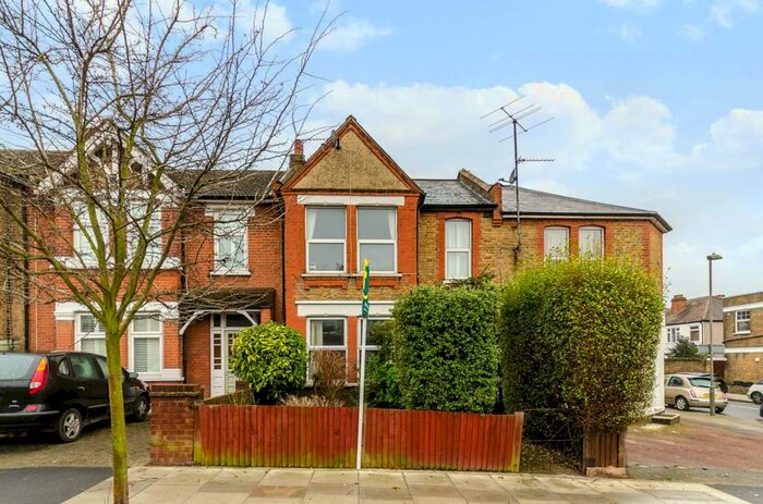 1 Bedroom Flat To Rent In Avenue Road, Beckenham, BR3