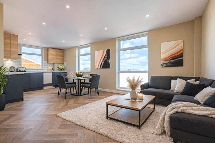 1 Bedroom Flat For Sale In London Road, Hadleigh, Benfleet, SS7