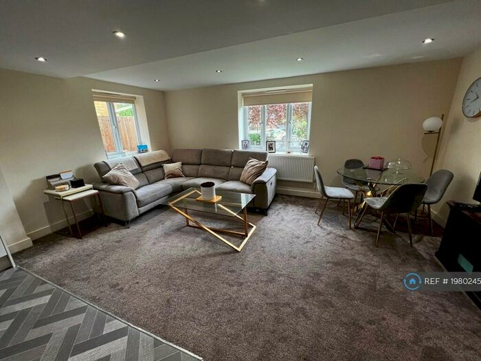 2 Bedroom Flat To Rent In Wootton Close, Hornchurch, RM11