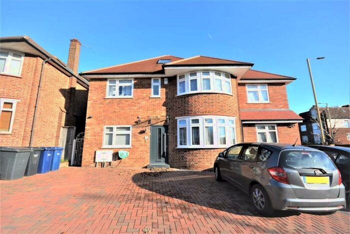 5 Bedroom House To Rent In Queens Way, Hendon, NW4