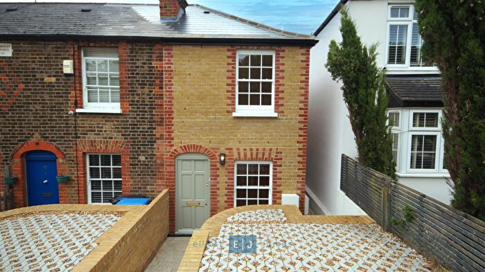 2 Bedroom End Of Terrace House For Sale In North End, Buckhurst Hill, IG9
