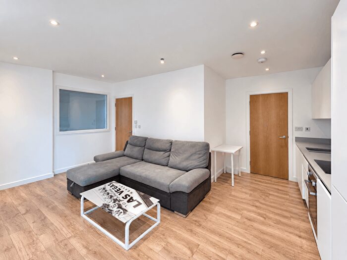 1 Bedroom Flat To Rent In Greens End, London, SE18