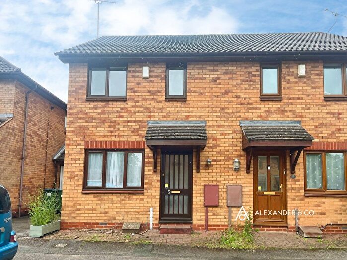 2 Bedroom Semi Detached House For Sale In Rudds Close, Winslow, Buckingham, MK18