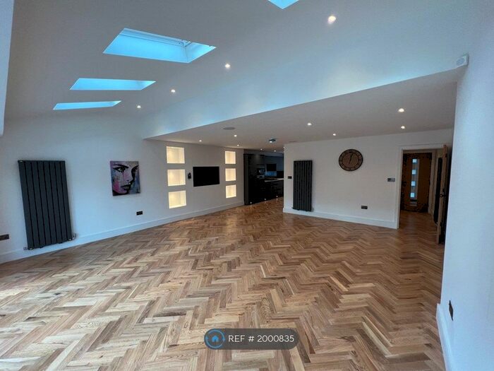 3 Bedroom Terraced House To Rent In Christchurch Close, Birmingham, B15