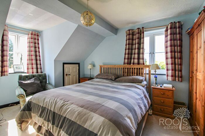 4 Bedroom Detached House For Sale In Wantage Road, Donnington, Newbury, RG14
