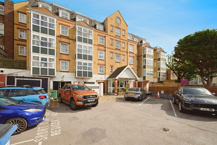 2 Bedroom Flat For Sale In Ashby Place, Southsea, PO5