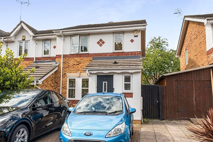 3 Bedroom Houseboat For Sale In Richard House Drive, Beckton, London, E16