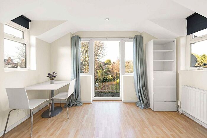 1 Bedroom Flat To Rent In Madeley Road, London, W5