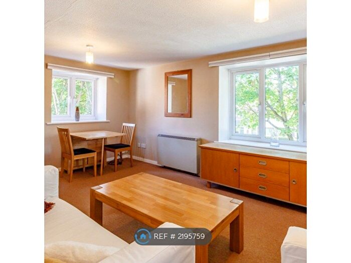 2 Bedroom Flat To Rent In Bellingham Crt, Newcastle Upon Tyne, NE3