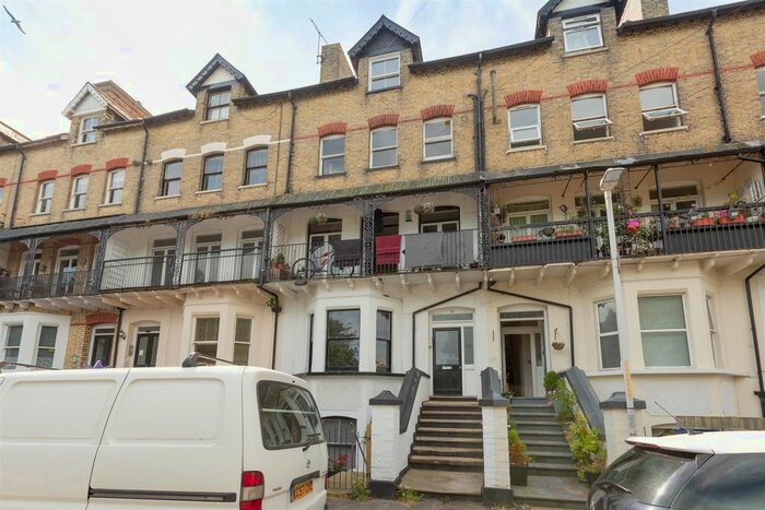 2 Bedroom Flat To Rent In Adrian Square, Westgate-On-Sea, CT8
