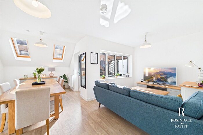 4 Bedroom Terraced House For Sale In Angora Close, Wallington, SM6