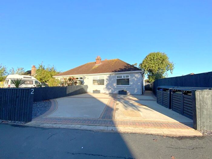 3 Bedroom Semi-Detached Bungalow For Sale In Southfield Avenue, Scartho, DN33