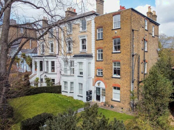 3 Bedroom Flat To Rent In Manor Mount, Forest Hill, London, SE23