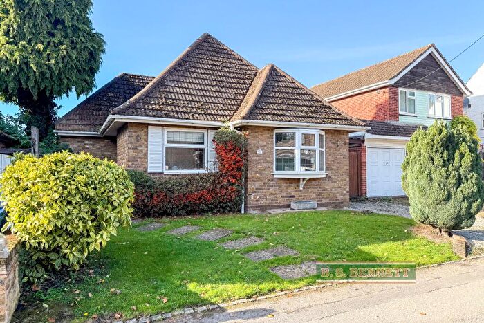 2 Bedroom Chalet For Sale In Horton, Berkshire, SL3