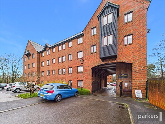 1 Bedroom Apartment For Sale In Silk Lane, Twyford, Reading, Berkshire, RG10