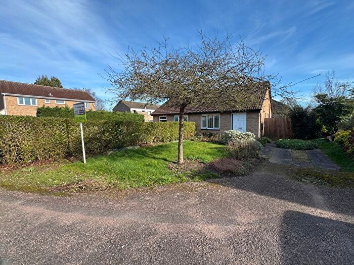 2 Bedroom Semi Detached House For Sale In Stonefield, Bar Hill, Cambridge, CB23