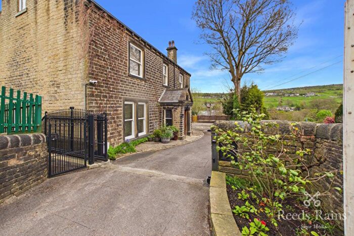 4 Bedroom Detached House For Sale In Quarry Hill, Sowerby Bridge, West Yorkshire, HX6