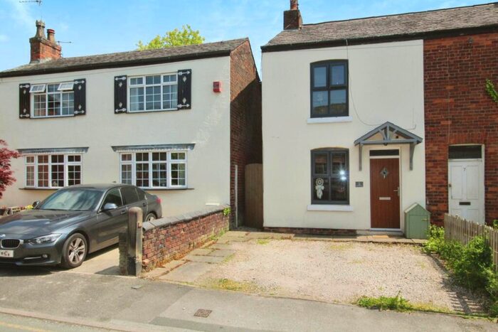2 Bedroom End Of Terrace House To Rent In South Oak Lane, Wilmslow, Cheshire, SK9