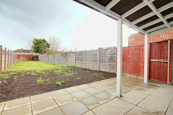 3 Bedroom End Of Terrace House To Rent In Longfield Avenue, Enfield, Middlesex, EN3