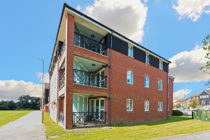 2 Bedroom Flat To Rent In Richard Hillary Close, Willesborough, Ashford, TN24