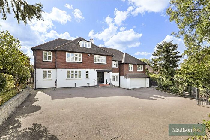 5 Bedroom Detached House For Sale In Traps Hill, Loughton, Essex, IG10