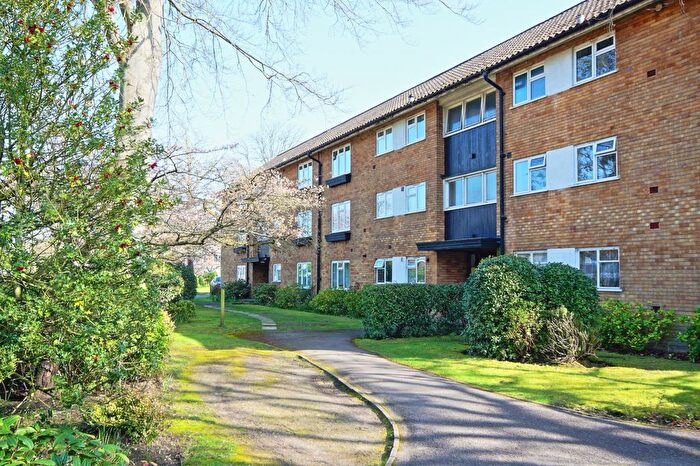 2 Bedroom Flat For Sale In Brewery Road, Woking, GU21