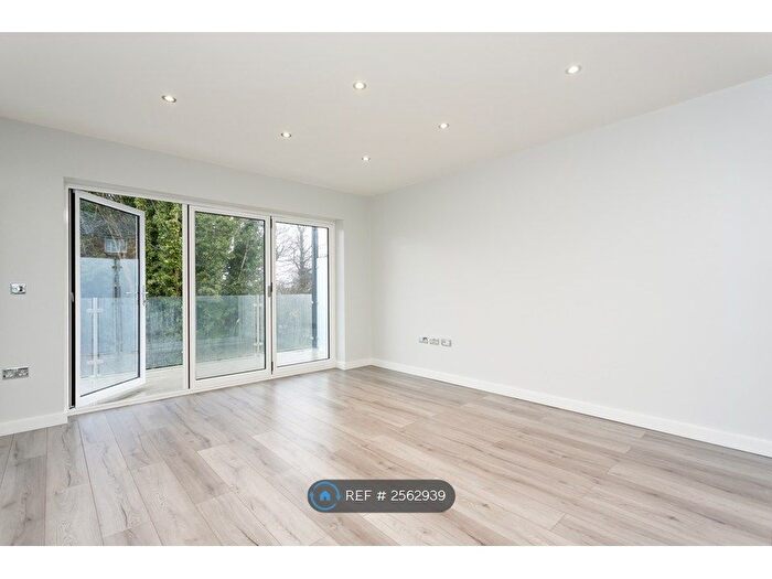 3 Bedroom Flat To Rent In London Road, Tunbridge Wells, TN4